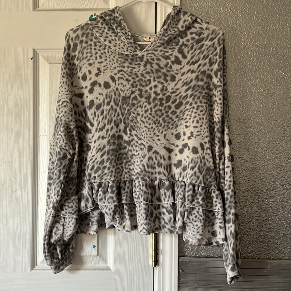 Boutique hoodie cropped. Adorable with leggings